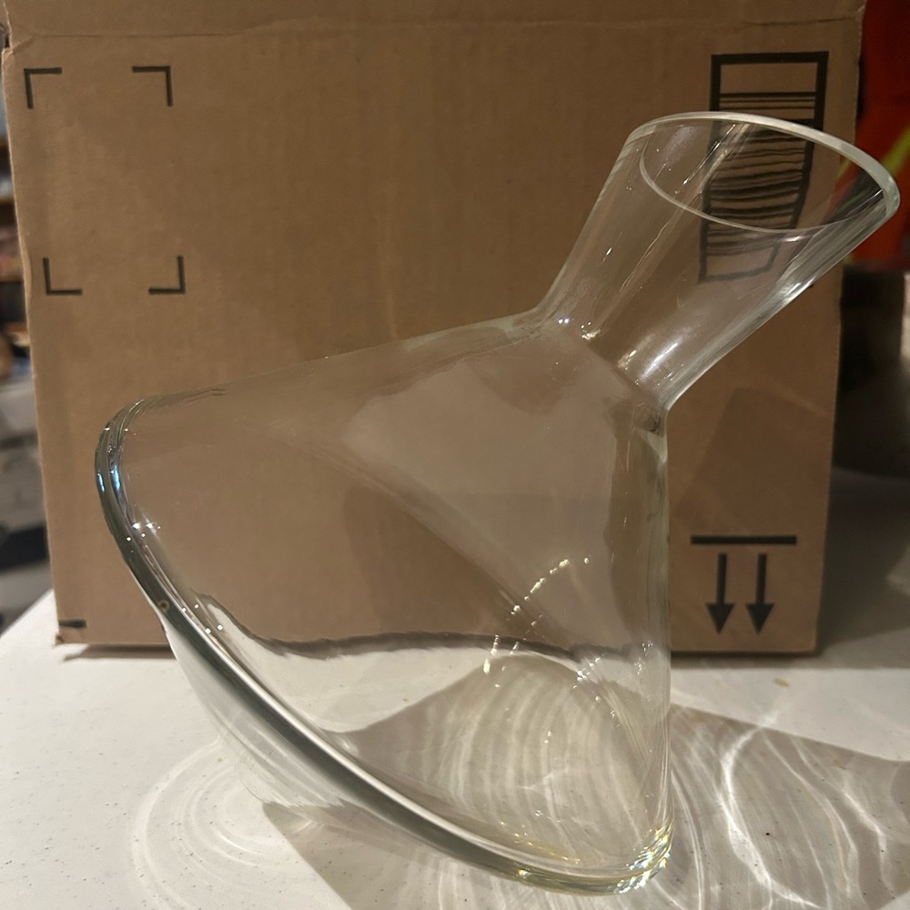 Clear Glass wine decanter roly poly style